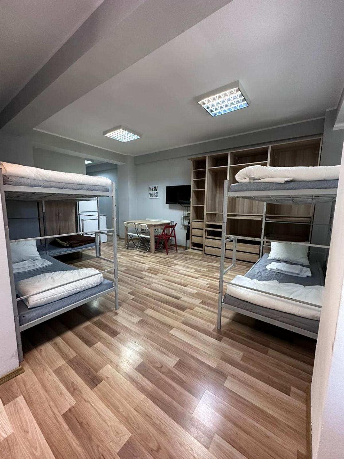 Heights Accommodation Unirii Free Parking Zone 布加勒斯特 外观 照片